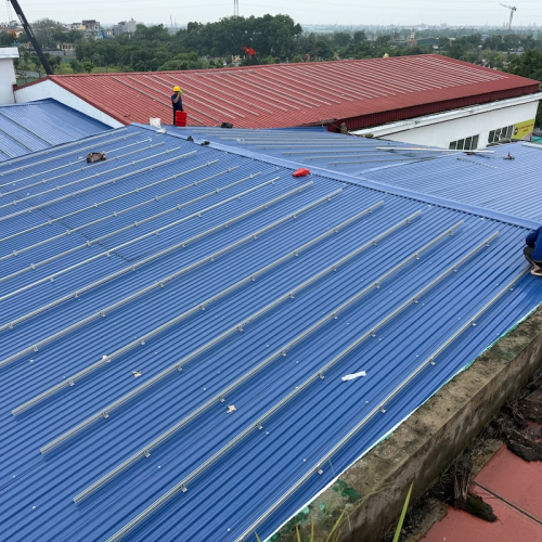 Công ty Hanogen lắp 150kwp điện năng lượng áp mái, đặt thanh rail