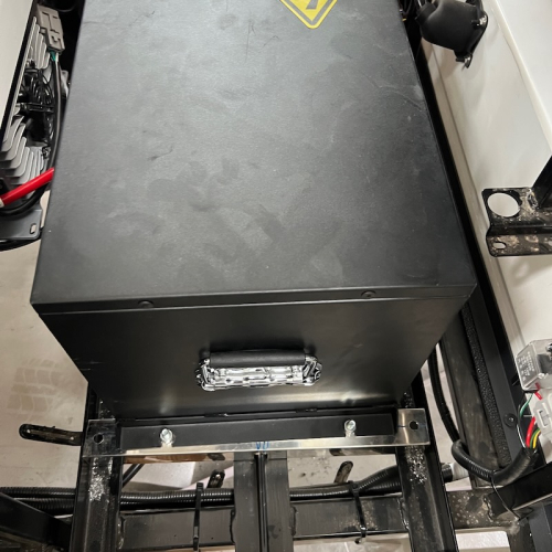 Hanogen cung cấp pin xe du lịch điện, xe golf 51.2V100Ah, lắp đặt