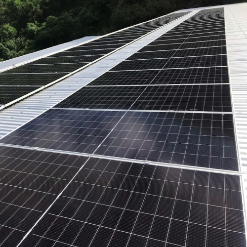 Lắp tấm pin, Cty Hanogen lắp điện NLMT trang trại 100KWP